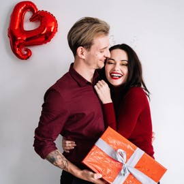 Miss Pink 6 Years Anniversary Keychain Gifts for Him 6th Wedding Anniversary Keychain for Boyfriend Husband Couple Men Iron Happy Anniversary Key Chain Gift Ideas Valentines Day Jewelry for Her Women