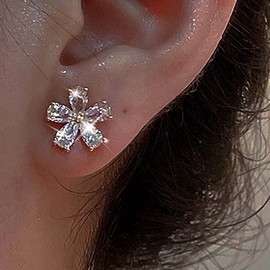 TseenYi Crystal Flower Stud Earrings Gold Rhinestone Earrings Small Flower Crystal Earrings Vintage Flower Earrings Shiny CZ Bridal Earrings Jewellery for Women and Girls