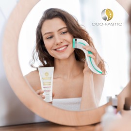 Lumineo Facial Cleansing Brush with Cleansing Gel, for Pore Exfoliating and Blackhead Cleansing, Electric USB Face Brush for Gentle Deep Cleansing (Pro Turquoise (Sensitive Skin))