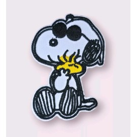 Unbranded SNOOPY JOE COOL HUGGING WOODSTOCK PEANUTS CARTOON CUTE IRON ON PATCH