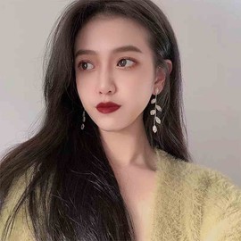 Yheakne Crystal Leaf Earrings Leaf Tassel Dangle Earrings Gold CZ Crystal Long Earrings Wedding Earrings Jewellery for Women and Girls (Gold)