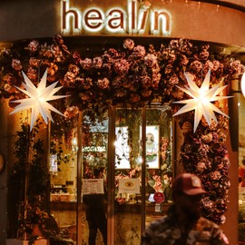 FUCHSUN $$$ LED 18" Moravian Star Light, Hanging Lighted Paper Stars Lanterns with Timer Battery Powered Waterproof for Wedding Ballroom Porch Room Christmas Holiday Decoration