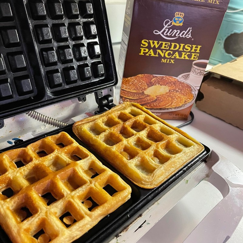 Lund’s Swedish Pancake Mix, Deliciously Thin & Light Pancakes, 12