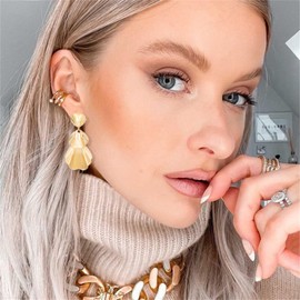 WCRAZYE Gold Flower Earrings for Women Exaggerated Flowers Statement Earring Large Metal Flowers Earring Bohemian Fashion Chunky Floral Petal Earrings Trendy Jewelry (Gold Shell)