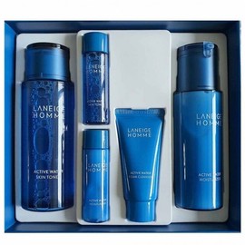 A 2-piece set for moist skin that feels as hydrated as if you just took a shower.