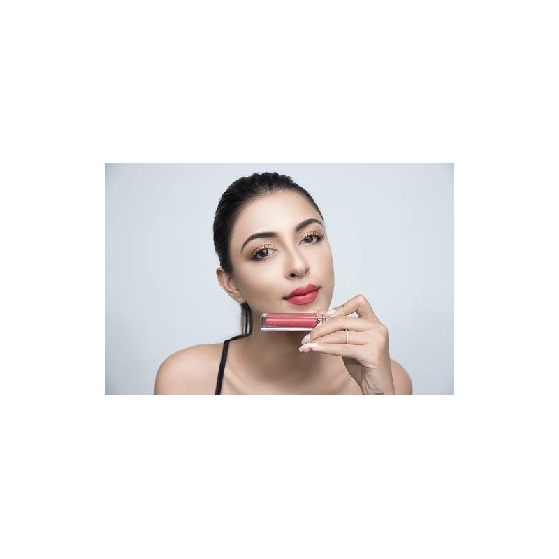 Labial Líquido satinado hidratante y de larga duración rojo coral
