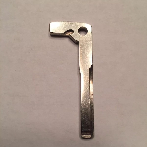 Aftermarket New Replacement Uncut Key Insert Emergency Blade For Mercedes