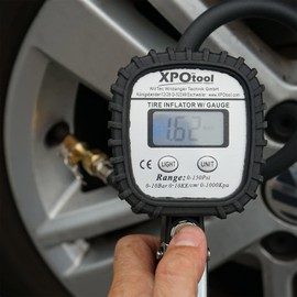 Wiltec Digital Tyre Pressure Gauge 0-10 Bar Tyre Inflator Gun 4 Units Gauge with Digital Display Compressed Air Pressure Gauge Tyre Inflator Air Pressure Gauge