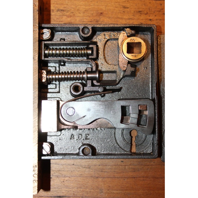 Antique Refurbished Yale & Towne #1620 Cast Bronze Face Keyhole