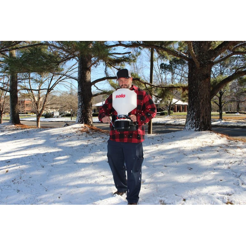 SOLO Inc. Solo 421 20-Pound Capacity Portable Chest-mount Spreader with