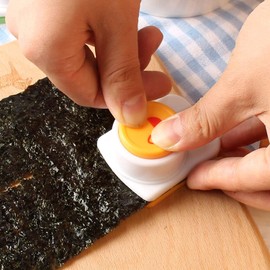 LATRAT 3-Piece Sushi Accessories, Plastic Washable DIY Sushi Roll Rice Ball Onigiri Mould for Sushi Making Laver Cutting, Dry Roasted Seaweed Cutter Set, Smile Face
