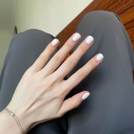 Pure White Short Square Artificial Nails Simple Elegant Reusable 24 Pieces Various Sizes Available Self Nail Art / 순백색 숏 스퀘어 인조 손톱 심플 우아함 재사용 가능 24개입 다양한 사이즈 가능 셀프 네일아트
