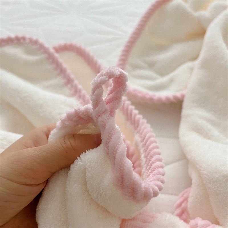 2PCS Bath Towel Cute Bear Pattern Hemp Lace Soft Absorbent