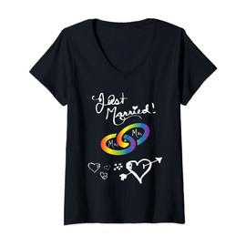 Womens Just Married Mr & Mr Gay Marriage Rainbow Rings Gay Marriage V-Neck T-Shirt