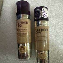 COVERGIRL 2 Covergirl + Olay Tone Rehab Foundation | Base CC Cream 145 Warm Beige