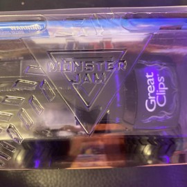 Spin Master Monster Jam 2022 Monster Jam 1:24 Scale Truck - Great Clips Mohawk Warrior BKT Spin Master