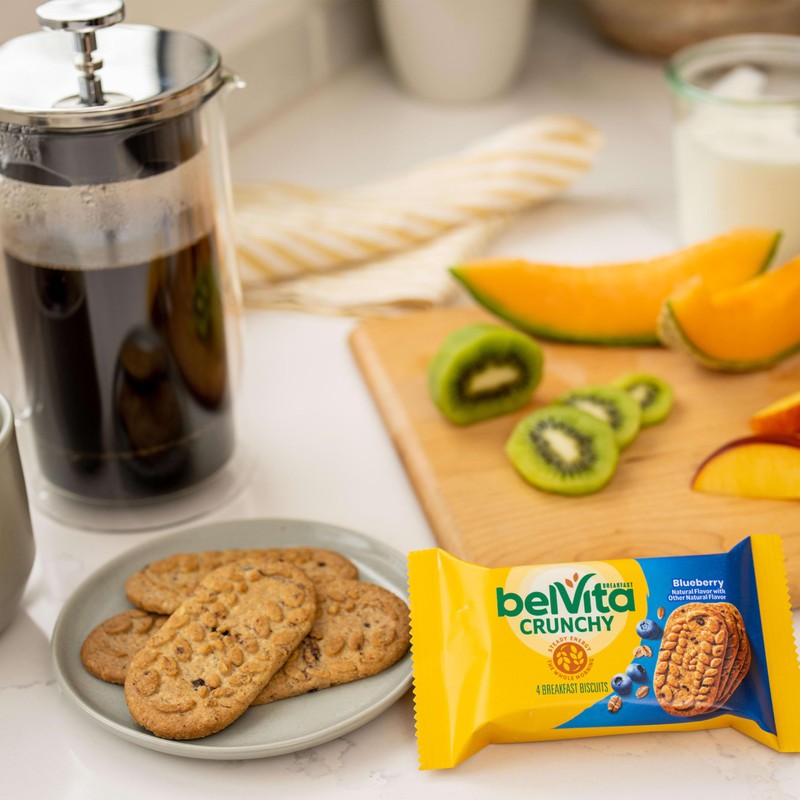 belVita Breakfast Bars Biscuits, Blueberry, 8 Packs (4 Biscuits Per