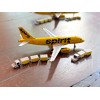 1:400 Model Airport Accessories - 16 Piece Baggage Cart &