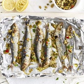 Lakeland Thick Aluminium Kitchen Foil & Cutter Box (30cm x 10m)