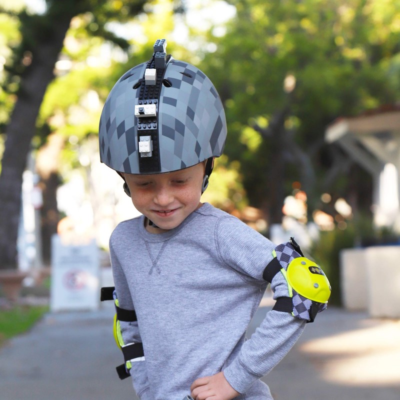 Raskullz Block 8-Bit Child 5+ Helmet, 50-54cm (7122914)