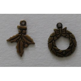 Unbranded Brass charms - Christmas Wreath & Holly - 1 of each design