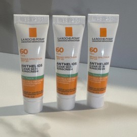 La Roche-Posay 3 X LA ROCHE-POSAY “ANTHELIOS” : CLEAR SKIN SUNSCREEN SPF60 .10 fl oz /  Samples