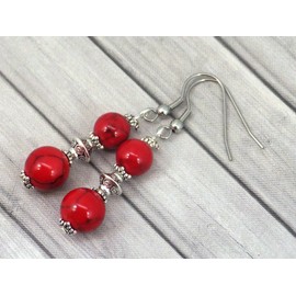 Chic and classic style Thurcolas dangling earrings in red reconstituted turquoise and stainless steel