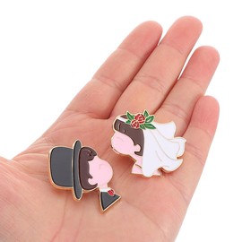 2Pcs Cute Groom Bride Brooch Pins for Wedding Suit Accessories - Playful Couples Lapel Pins Cartoon Romantic Badge Set for Newlyweds