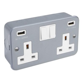 13 Amp Metal Clad Socket 2 Gang Switched Socket 250v with Dual USB Charger