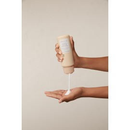 Kristin Ess | Haarspülung Extra Gentle | Hochwertiger, sanfter Conditioner, feuchtigkeitsspendend & regenerierend | Haarpflege für tägliche Anwendung | Vegan, ohne Sulfate, Parabene & Silikone |296 ml