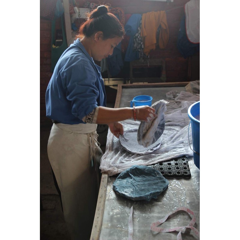 Maharanis Fairtrade Hand Felted Coaster 21cm Heather Grey, Mint Polka