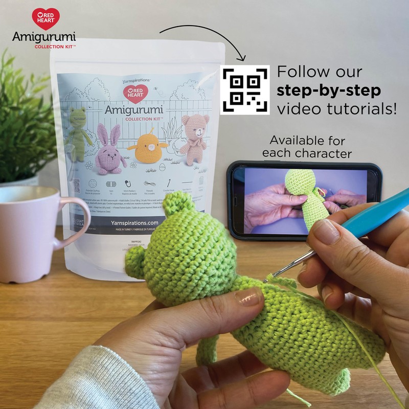 RED HEART Amigurumi Backyard Kit
