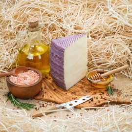 Spanish Goat Cheese Cabra Al Vino Wedge - 1 lb / 454 g - Murcia Al Vino Flor de Oro