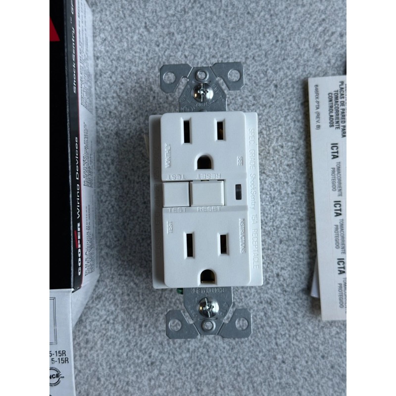 Cooper NEW COOPER VGF15W GFCI DUPLEX RECEPTACLE AND WALL PLATE