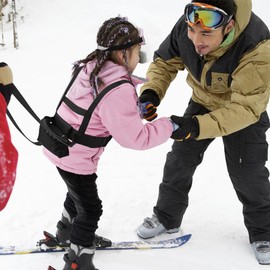 Riisoyu Ski and Snowboard Strap for Children, Skating Training Belt, Adjustable Ski Strap with Removable Lead and Bag, Children's Ski Shoulder Strap for Skating, Snowboarding, Skiing, Cycling,