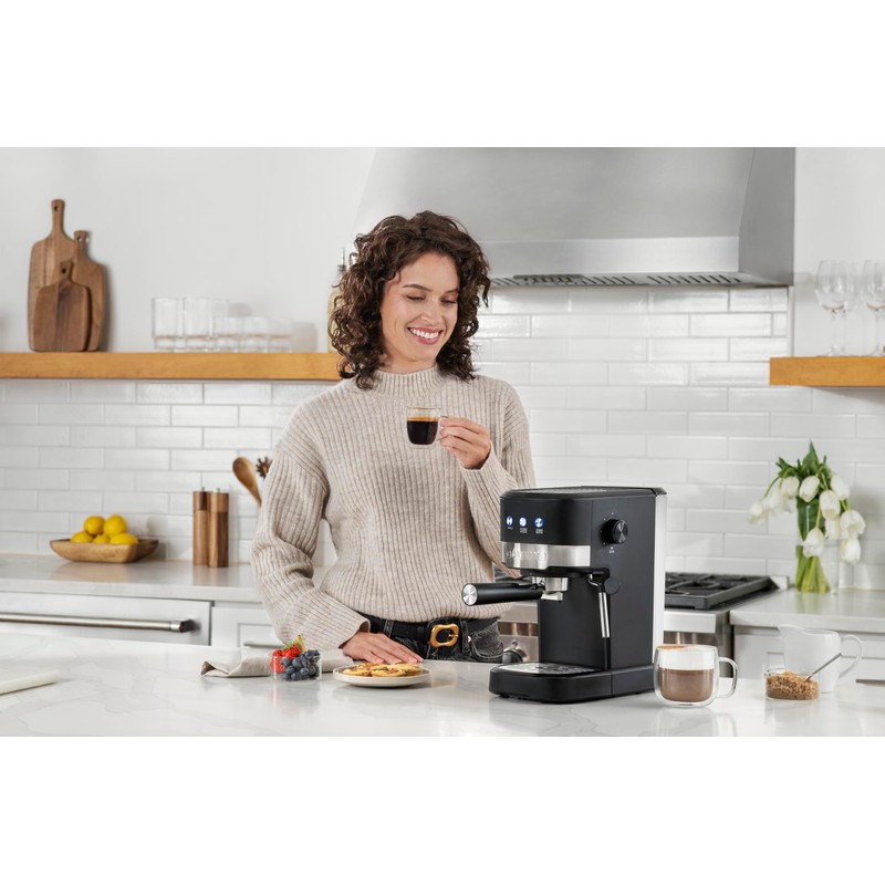 Gourmia 15-Bar Espresso Maker with Powerful Frothing Wand with 1.2L