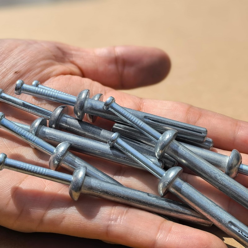 SANTIE 1/4 in. x 1 in. Hammer-Set Nail Drive Concrete