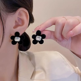 Allereya Vintage Crystal Flower Stud Earrings Black Flower Earrings Flower Velvet Earrings CZ Floral Stud Earrings Daisy Flower Earrings Jewellery For Women, Zinc