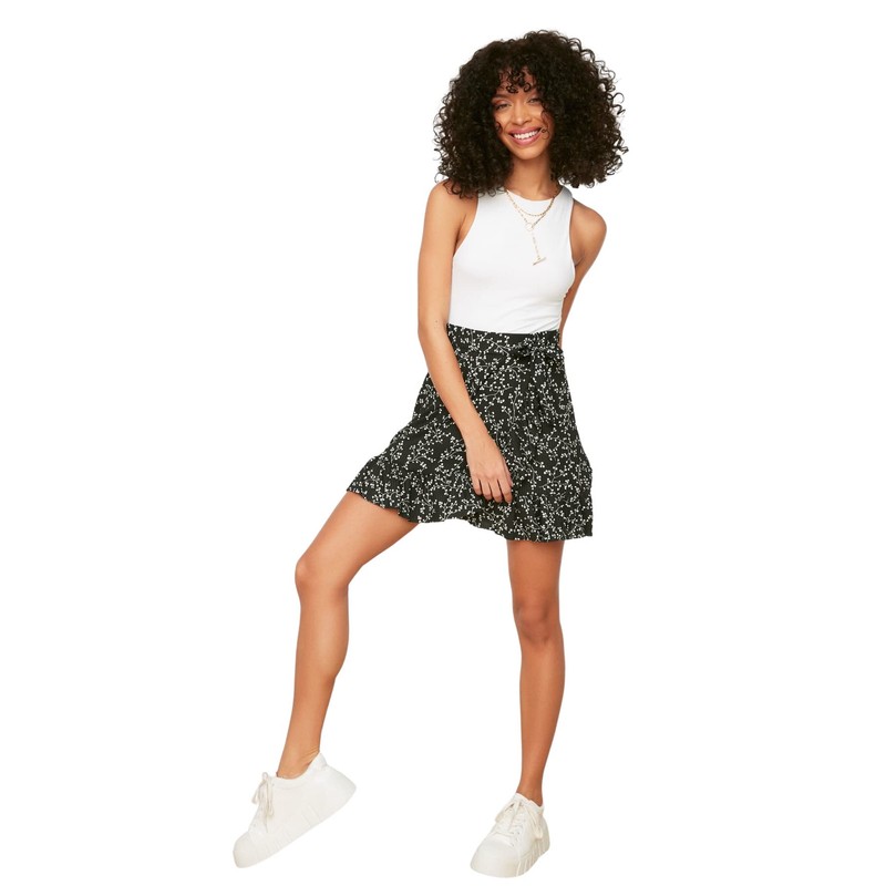 TRENDYOL Women's R Floral Pattern Knitted Skirt, black