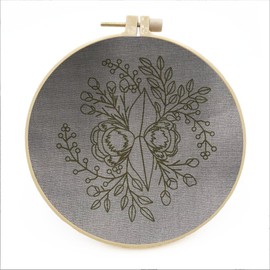 Meecaa Daze Animal Flower Hedgehog Embroidery Kit Starter Set, Hand Embroidery Set,Pattern Printed Cross Stitch Set for Beginner Adults, with Embroidery Hoop and Instructions (Daze)