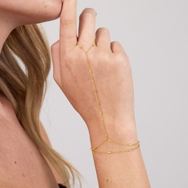 Poaiiu Gold Bracelets for Women, 14K Gold Plated Hand Chain Bracelet for Women Trendy Finger Ring Bracelet Hand Chain Dainty Adjustable Hand Chain Jewelry Gifts for Women