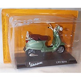 MAIST0 1002 LXV 2014 Green vespa Vehicle 1.18 scale diecast model