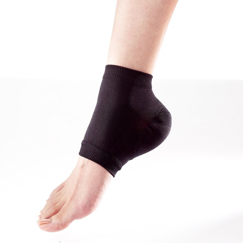 Smooth Heel Skin by putting on Heel Skin care socks
