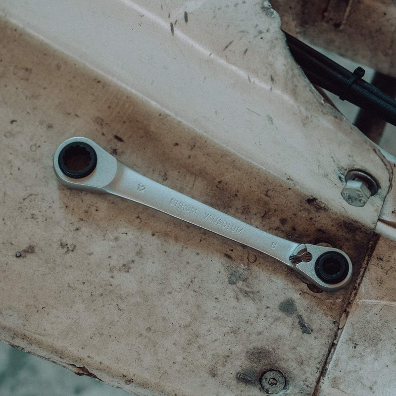 WIESEMANN 1893 Reversible 4-in-1 Double Ring Ratchet Spanner with 10,