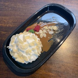 Platos Ovalados de Plástico Elegantes y Reutilizables, 26,5 cm de Largo, 2 cm de Alto, Libres de BPA, Aptos para Microondas y Lavavajillas, Ideales para Hogar y Negocio (6, Negro)