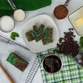 Uncle Butch's Fudge - Creamy and Smooth Chocolate Mint - Delicious and Decadent Handcrafted Fudge (32oz)