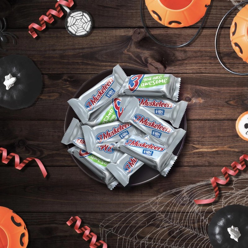 3 MUSKETEERS Fun Size Halloween Candy 10.48 Ounce Bag for