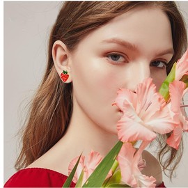 ONLYJUMP 3 Pairs Sweet Fruit Stud Earring Set for Women Cute Dainty Tiny Imitate Strawberry Mango Cherry Banana Pineapple Watermelon Stud Earrings Fashion Fruit Jewelry (Stawberry 3)