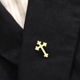 Retro Cross Charm Stainless Steel Suit Badge Gold Steel Plating Pins Never Fade (gold)