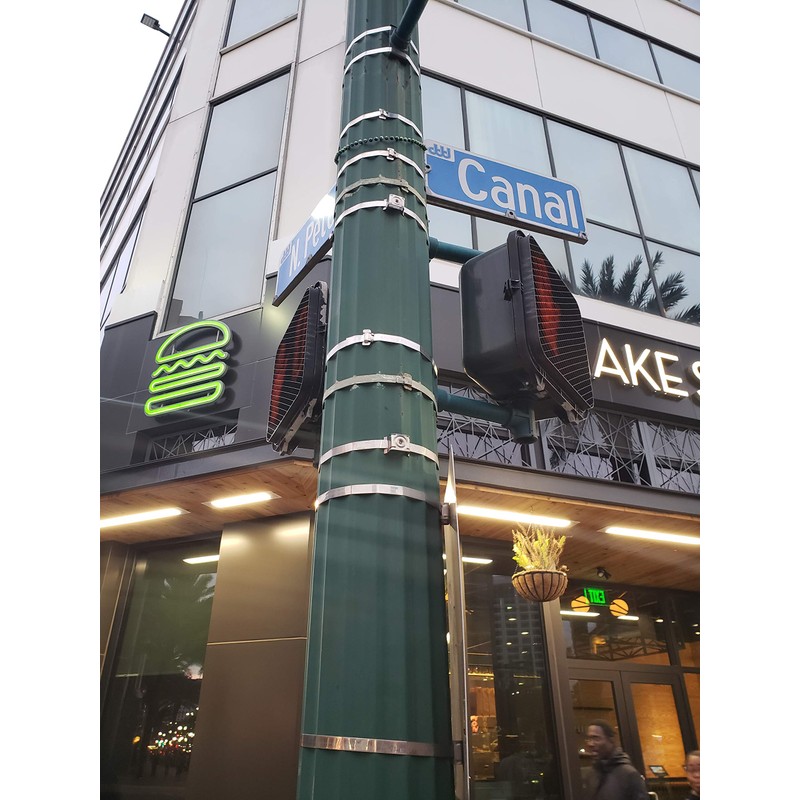 Fechometal USA 304 Stainless Steel Single Bolt 3/4" Flared Leg